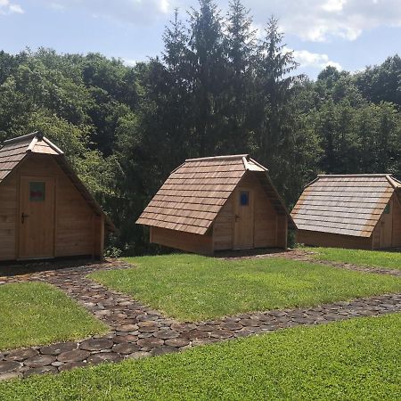 Отель Glamping Naselje Zeleni Turizem Makole Экстерьер фото