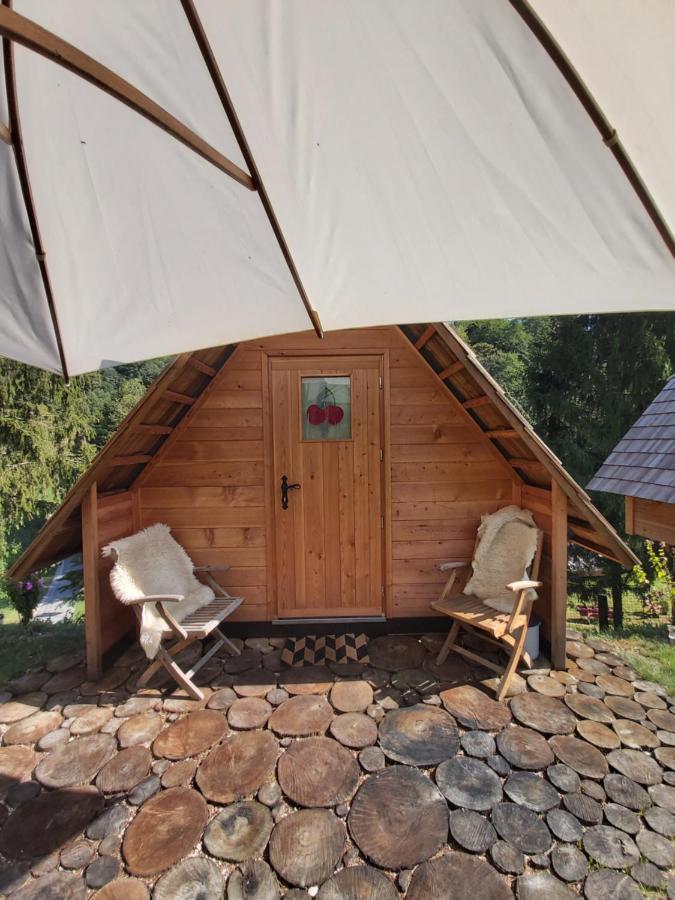 Отель Glamping Naselje Zeleni Turizem Makole Экстерьер фото