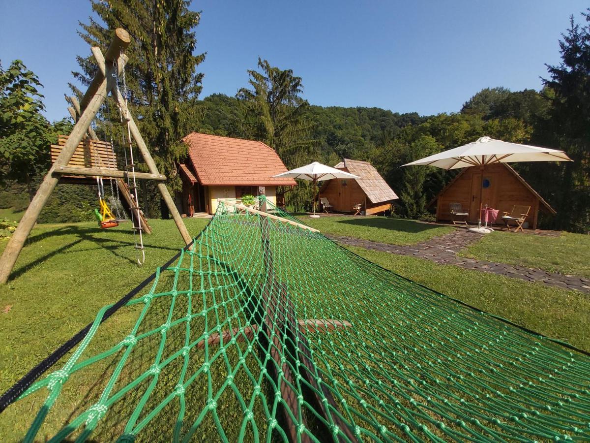 Отель Glamping Naselje Zeleni Turizem Makole Экстерьер фото